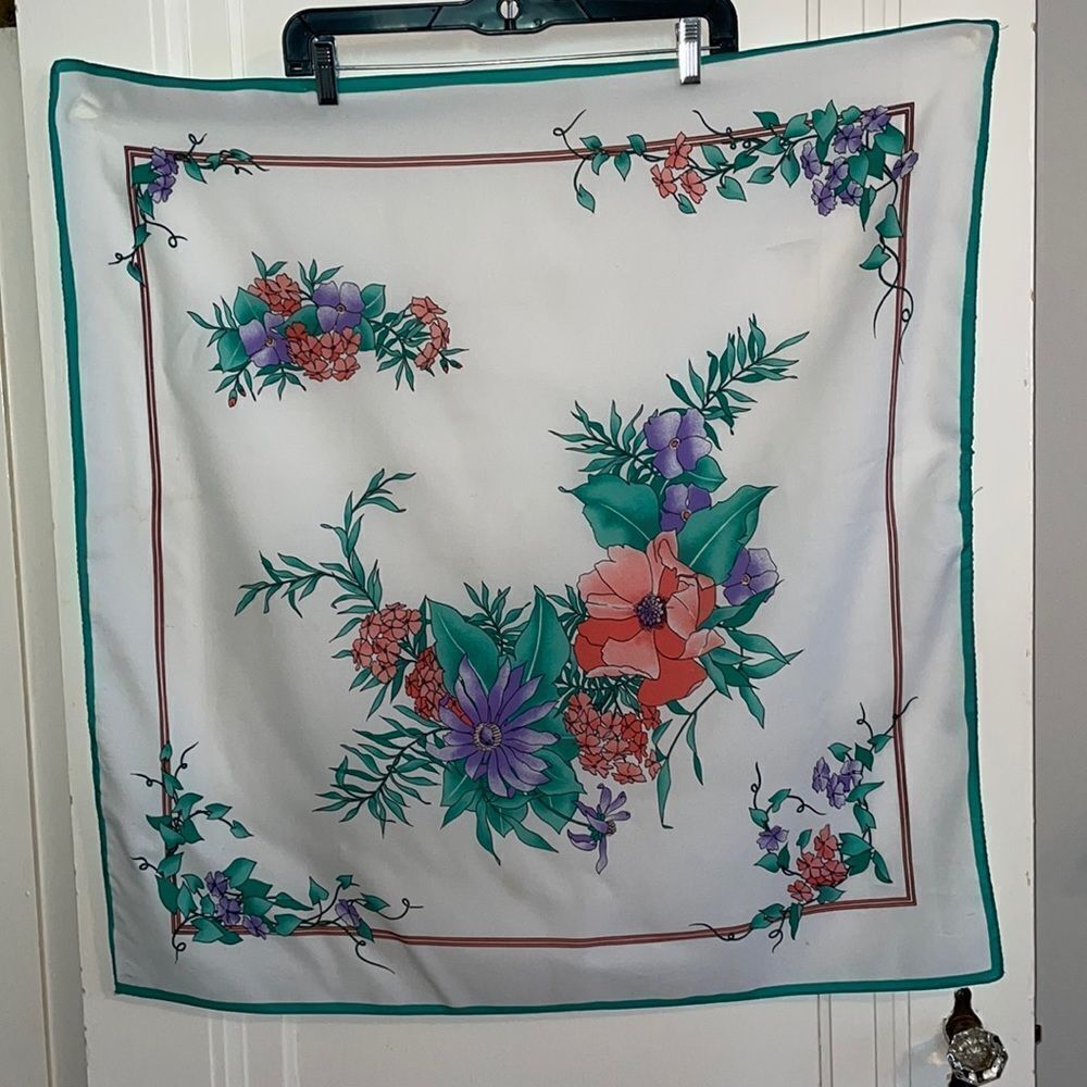 Vtg‎ 70s/80s white polyester floral large square scarf
